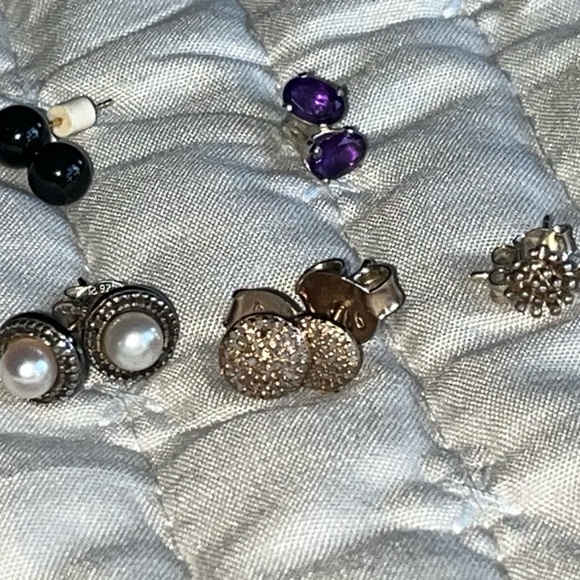 Jewelry - Group of silver 925 studs.